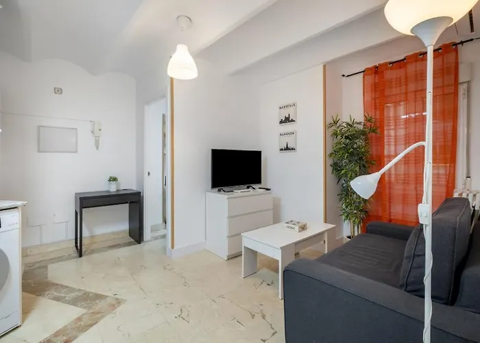 2 Bedroom 1 Bathroom Furnished - Sol - Cozy Vintage - Mintystay
